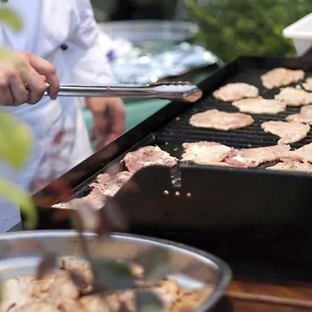 מלון La Maestra 3*