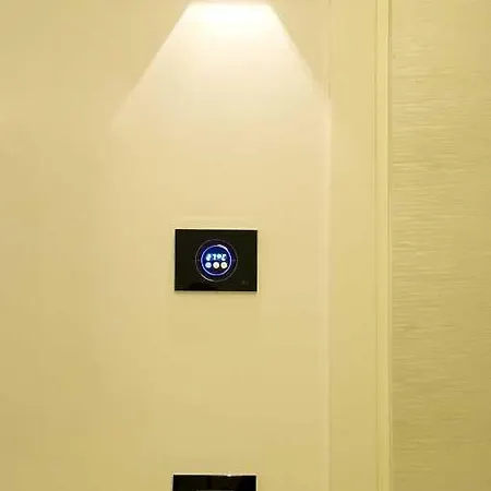 La Maestra גרוטמארה